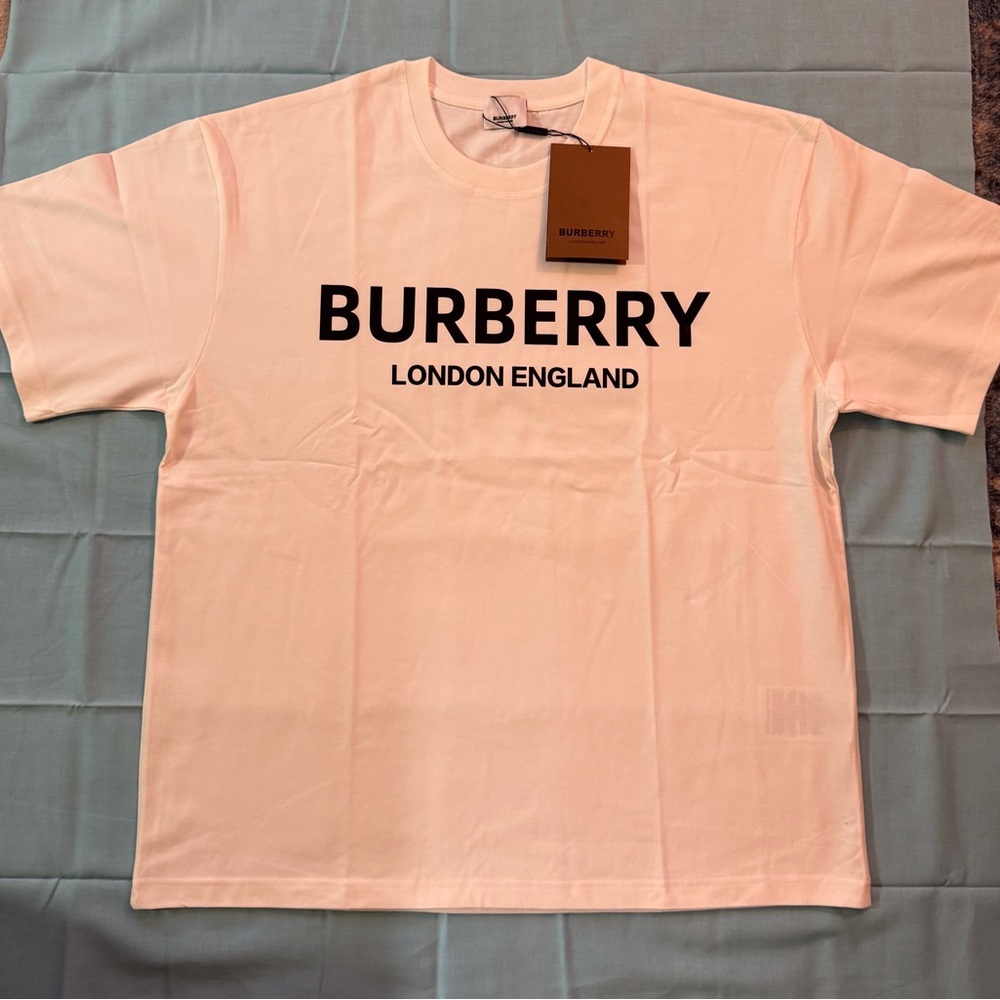 Burberry WHITE Men's T-Shirt SMALL
